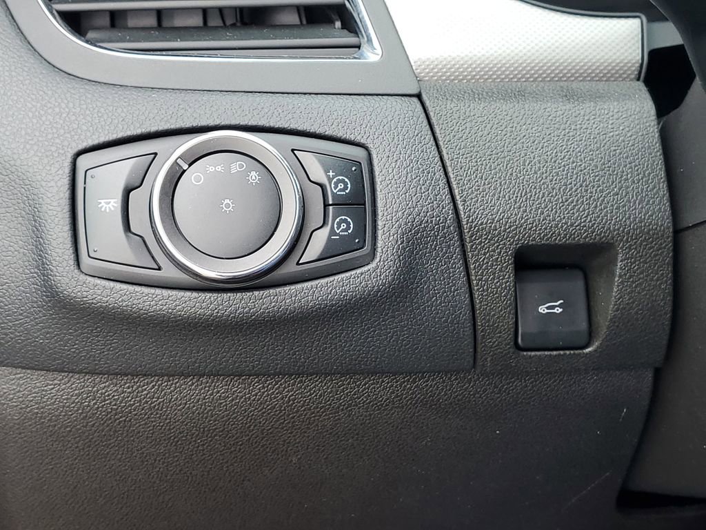 Used 2013 Ford Edge SEL image 17