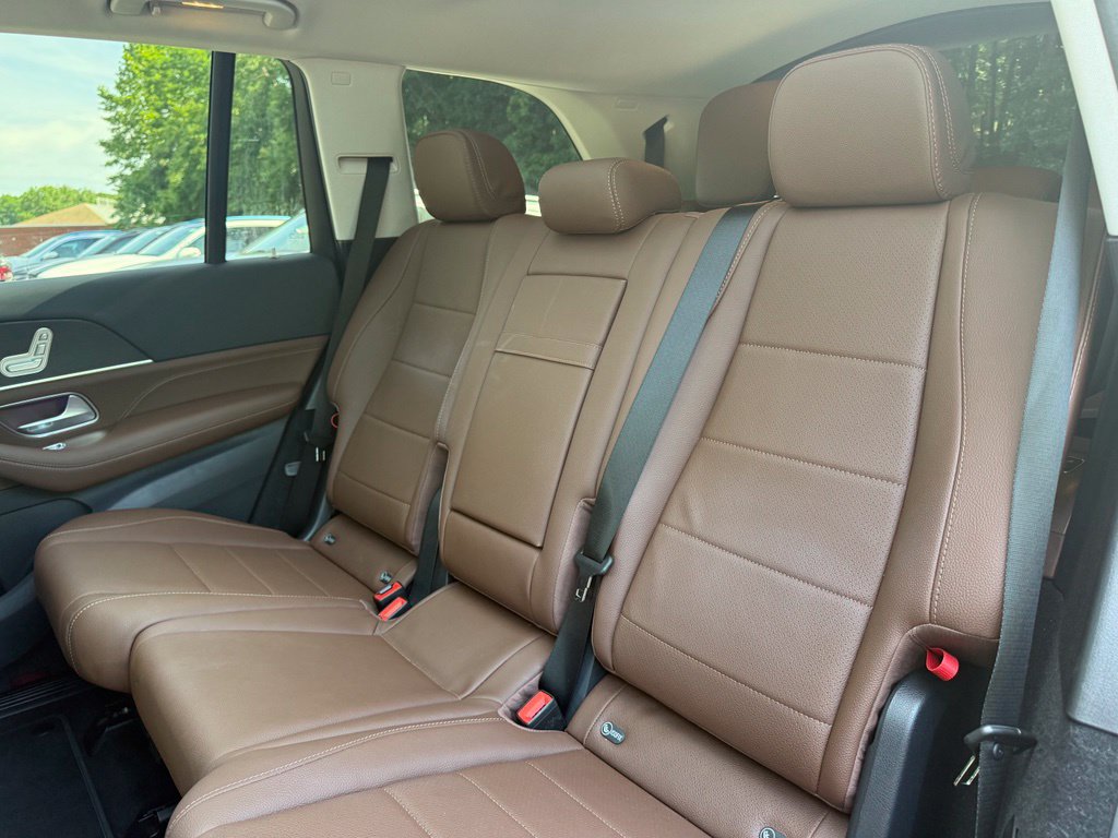 Used 2026 Mercedes-Benz GLS 450 4MATIC image 18