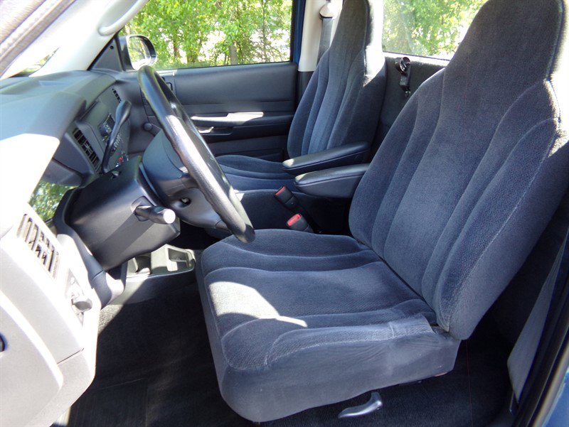 Used 2004 Dodge Dakota 4x4 Regular Cab w/ Tire & Handling Group image 33