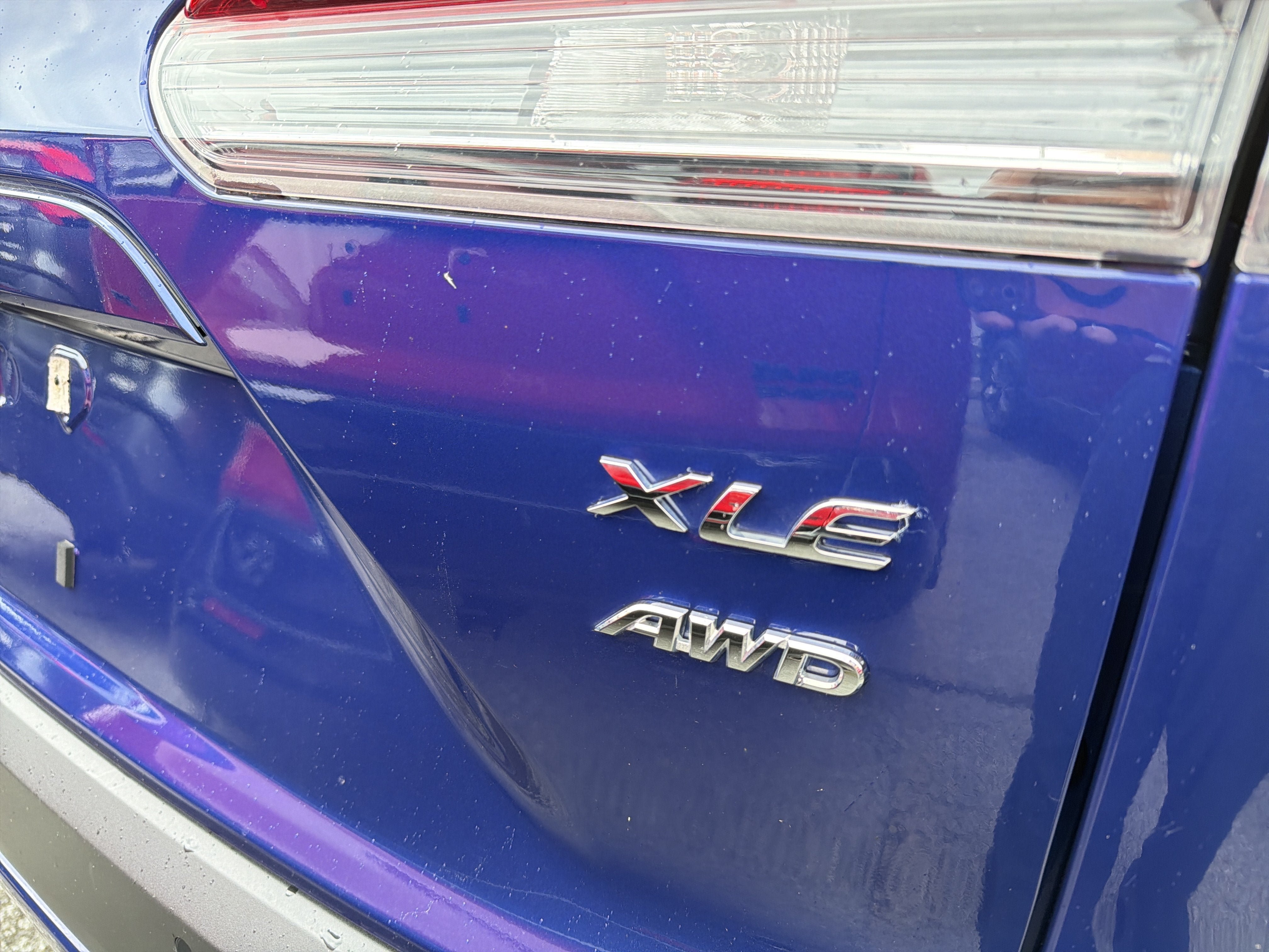 Used 2023 Toyota Corolla Cross XLE w/ Convenience Package AWD/4WD image 7