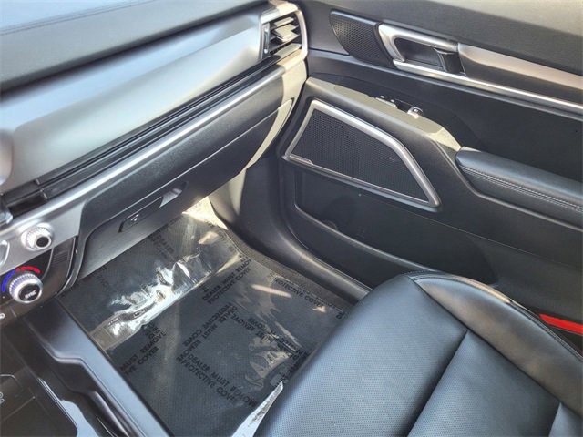 Used 2024 Kia Telluride LX image 10