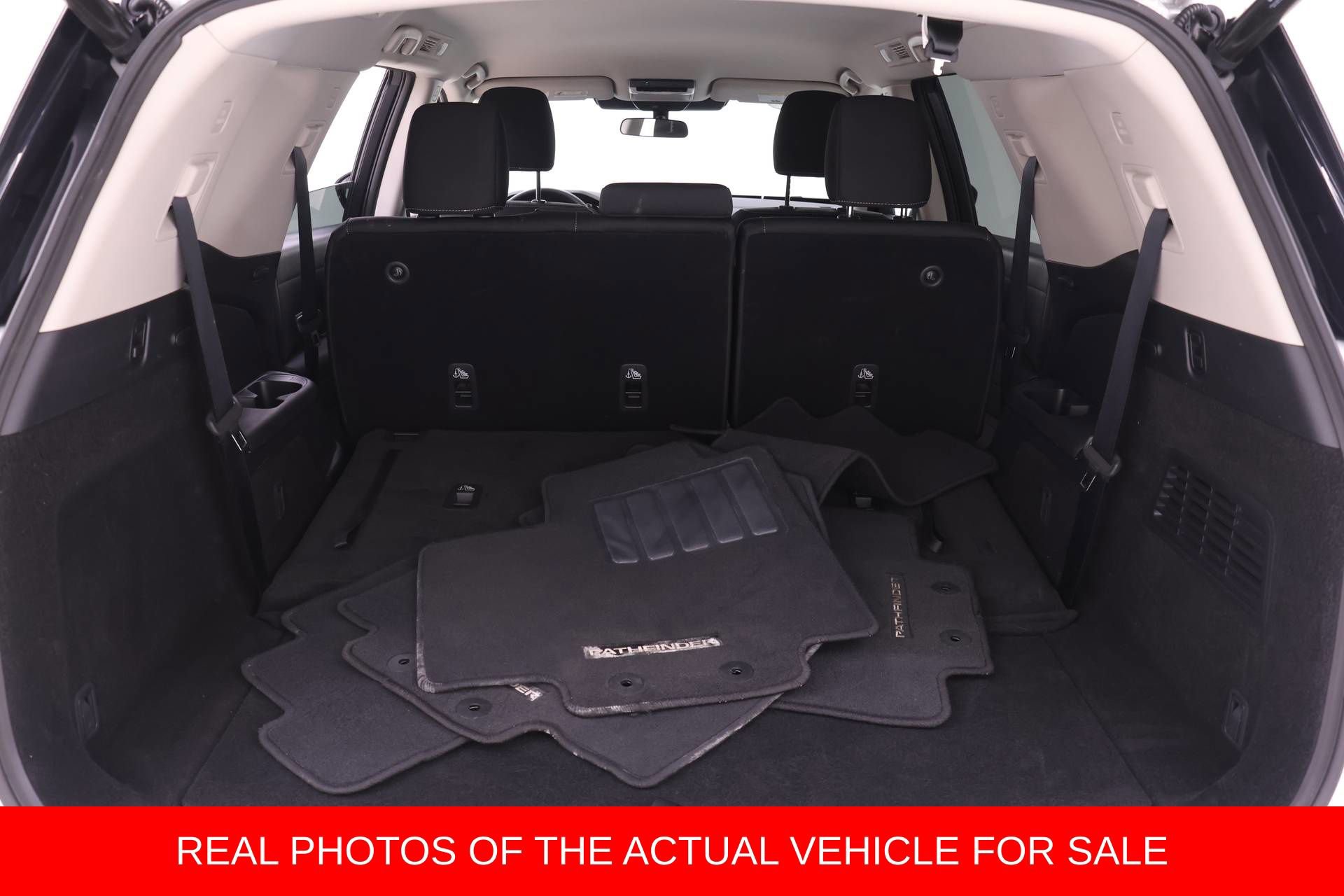 Used 2025 Nissan Pathfinder SV FWD image 15