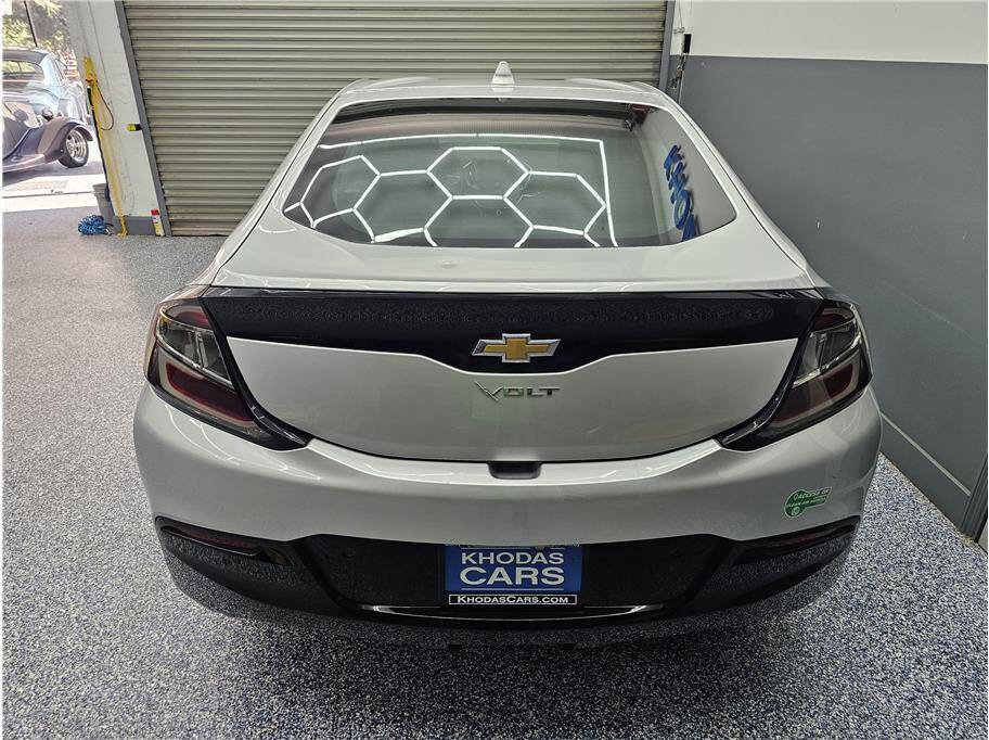 Used 2017 Chevrolet Volt Premier w/ Driver Confidence Package image 4