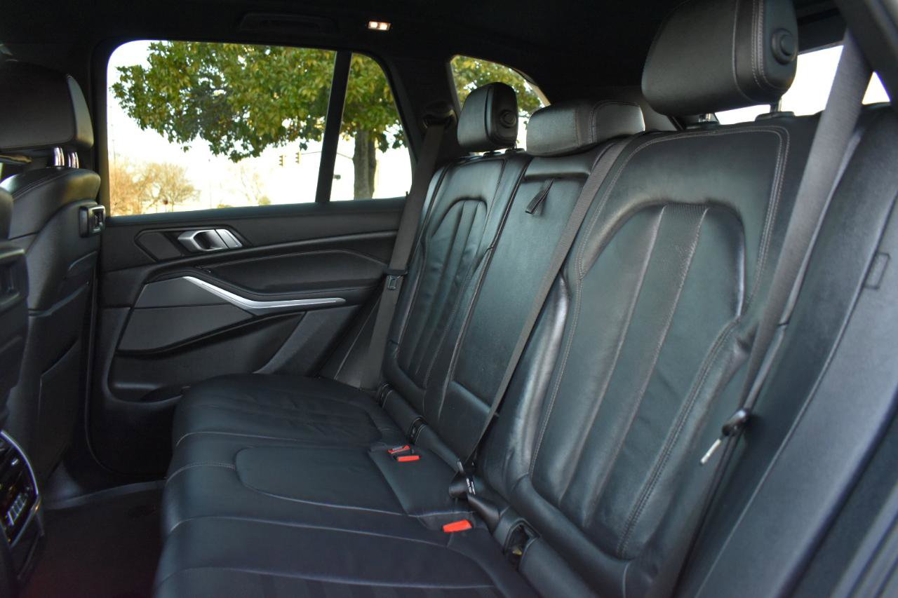 Used 2019 BMW X5 xDrive50i w/ Parking Assistance Package image 27