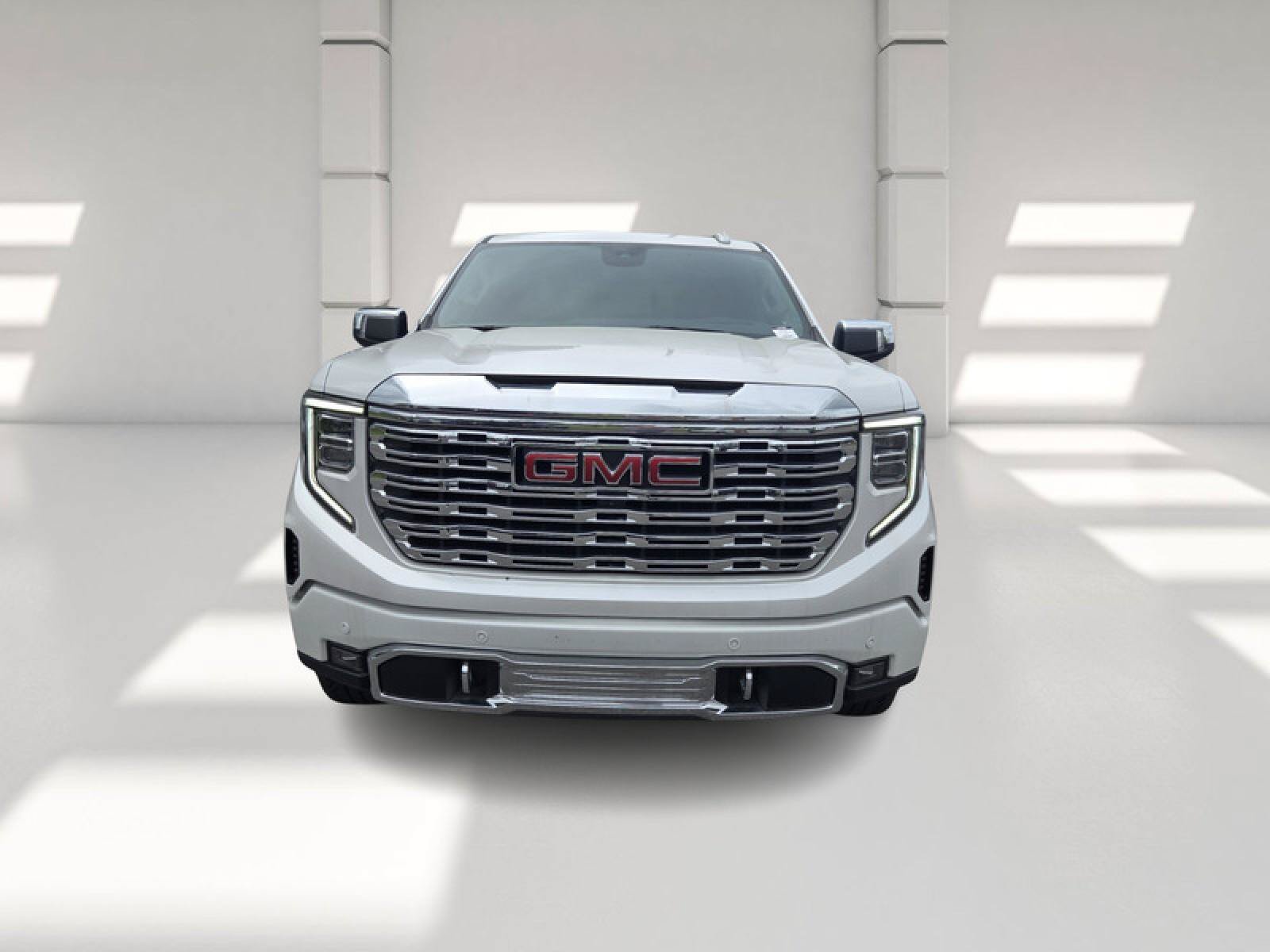 Used 2024 GMC Sierra 1500 Denali w/ Technology Package AWD/4WD image 2