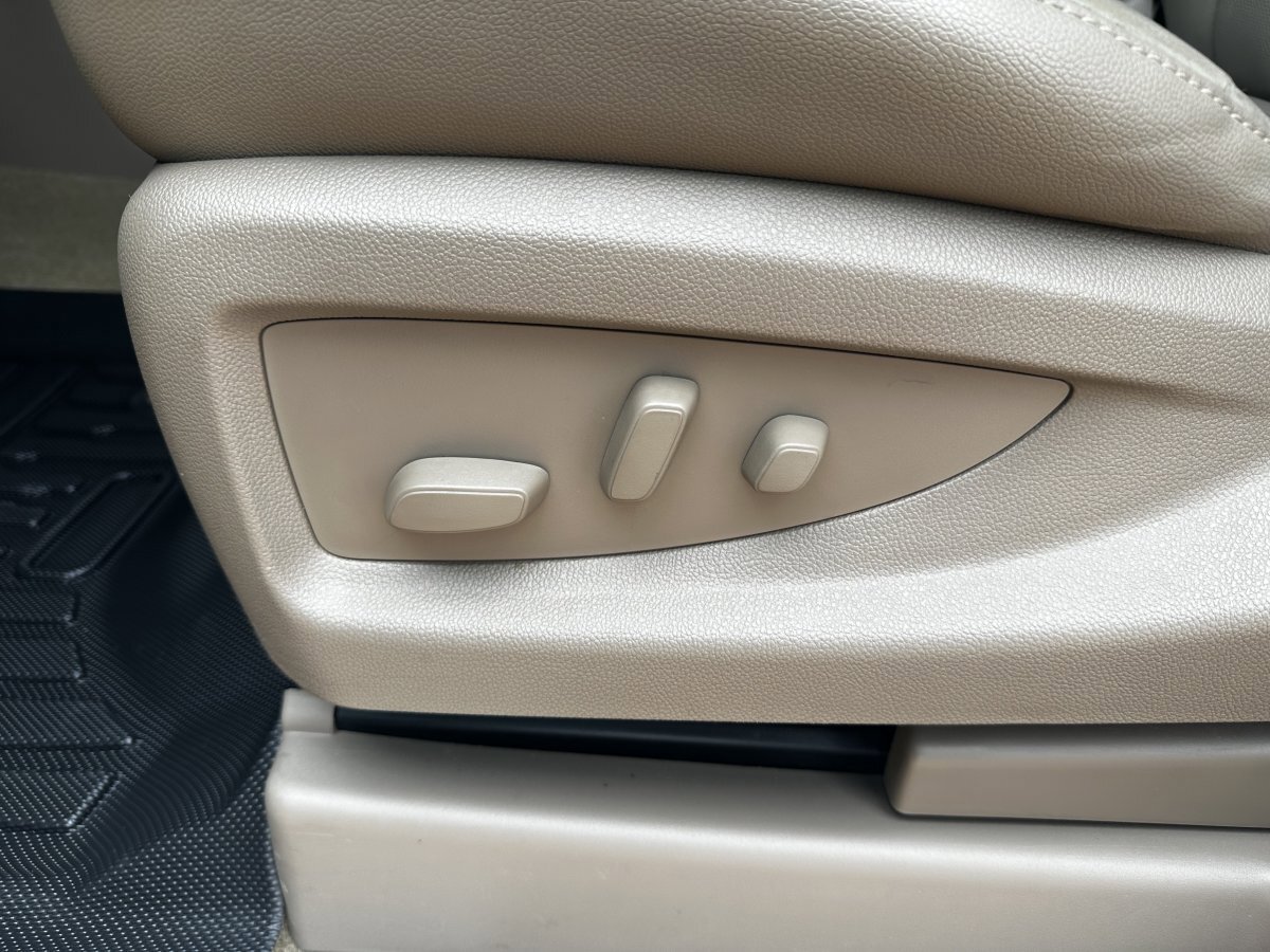 Used 2018 GMC Yukon SLT w/ Open Road Package image 30