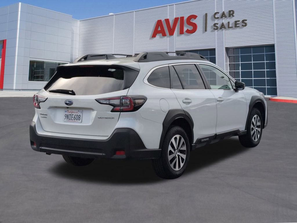 Used 2025 Subaru Outback Premium image 6