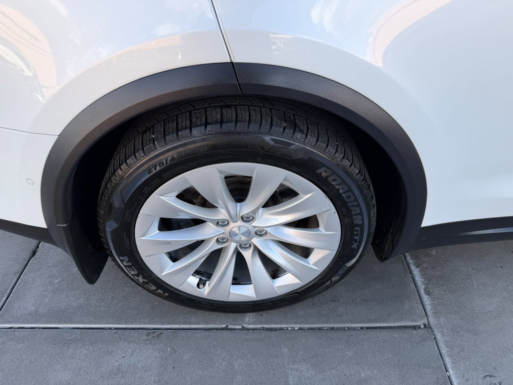 Used 2019 Tesla Model X 75D image 15