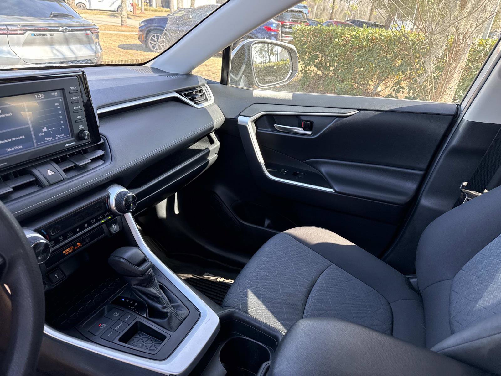 Used 2020 Toyota RAV4 XLE image 23