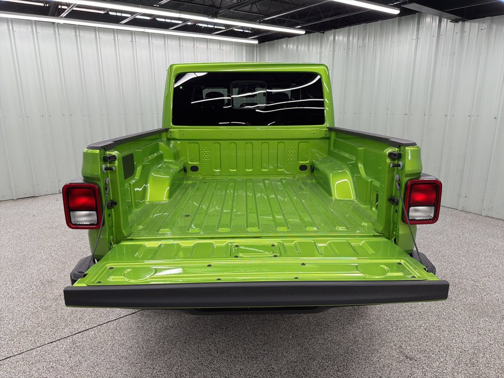 New 2026 Jeep Gladiator Sport AWD/4WD image 9