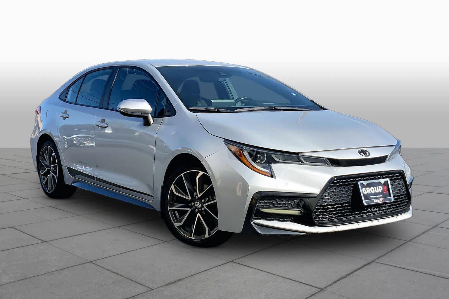 Used 2022 Toyota Corolla SE FWD image 3