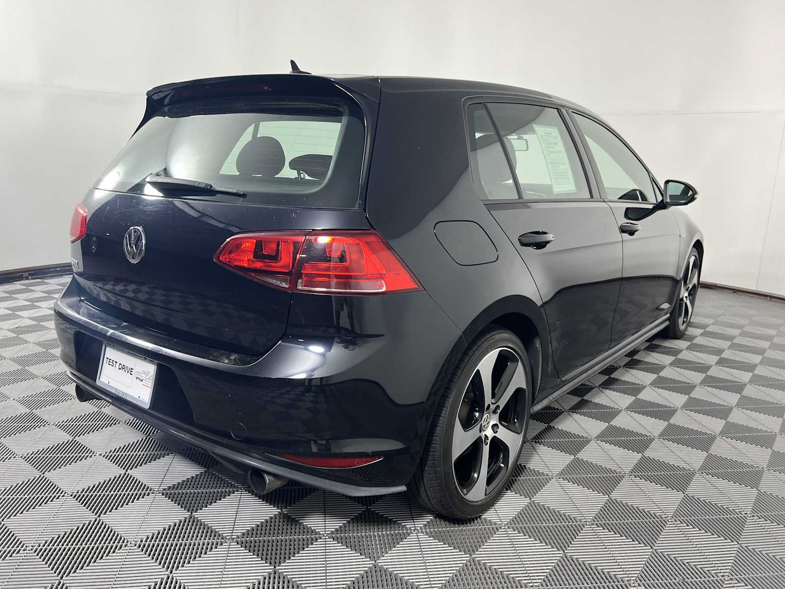 Used 2017 Volkswagen GTI S FWD image 8