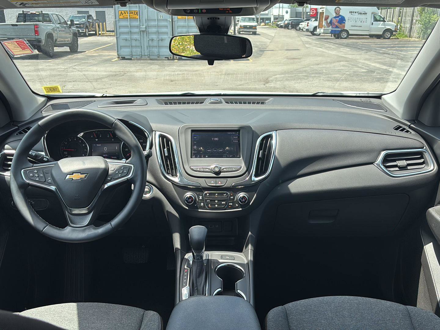 Used 2024 Chevrolet Equinox LT AWD/4WD image 11