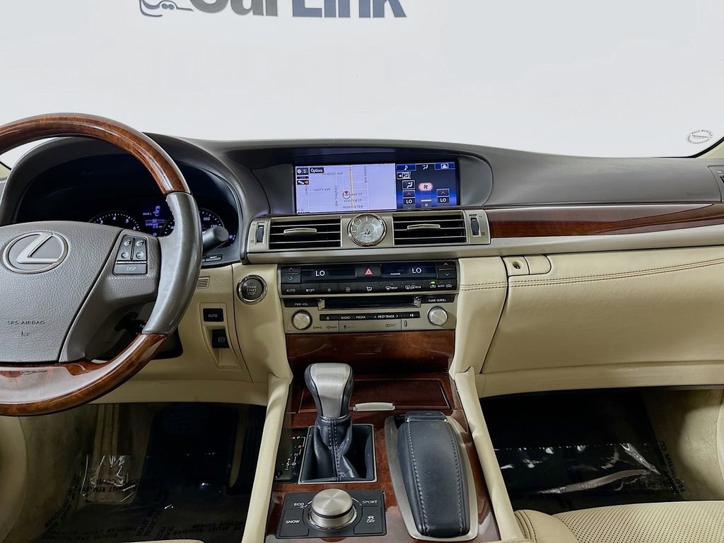 Used 2015 Lexus LS 460 w/ Comfort Package RWD image 29