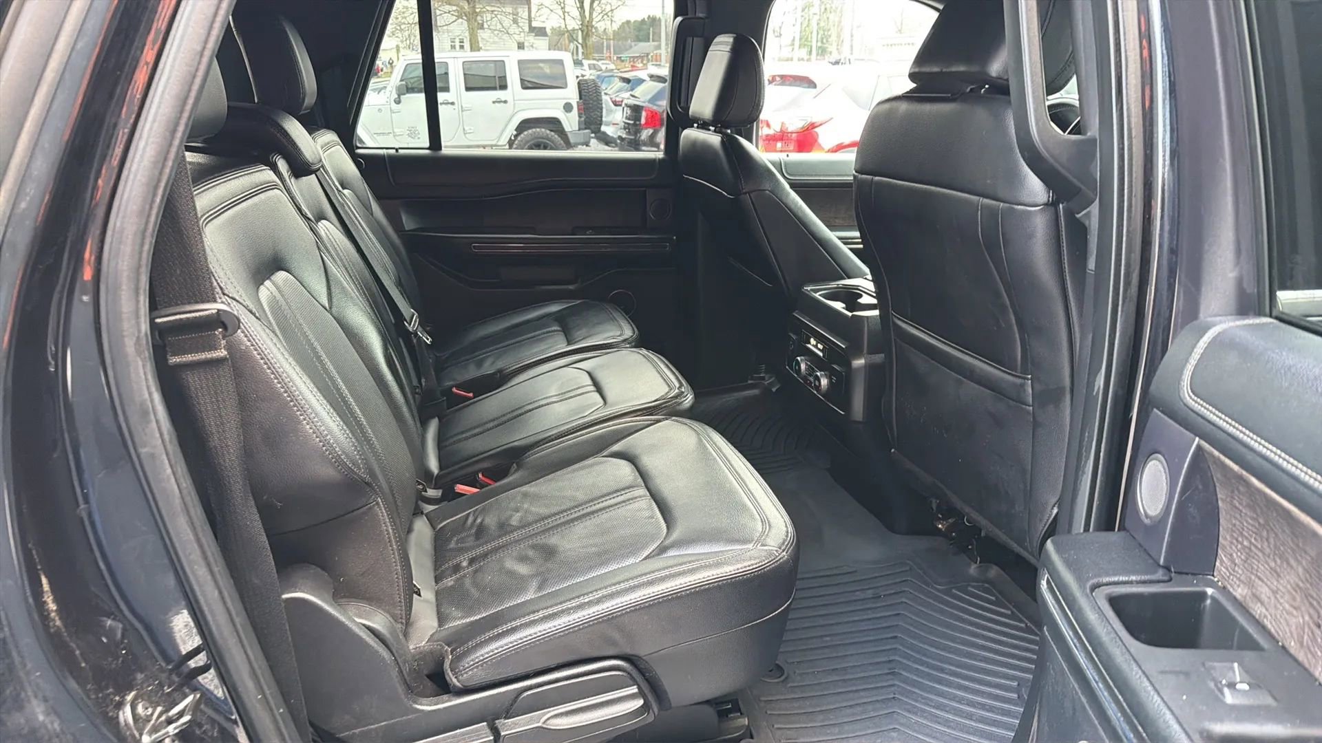 Used 2021 Ford Expedition Max Limited image 15