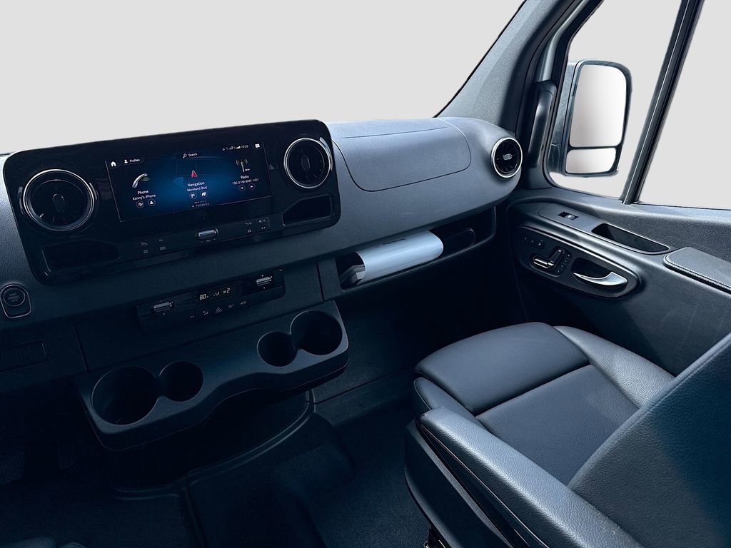 Used 2022 Mercedes-Benz Sprinter 2500 image 23
