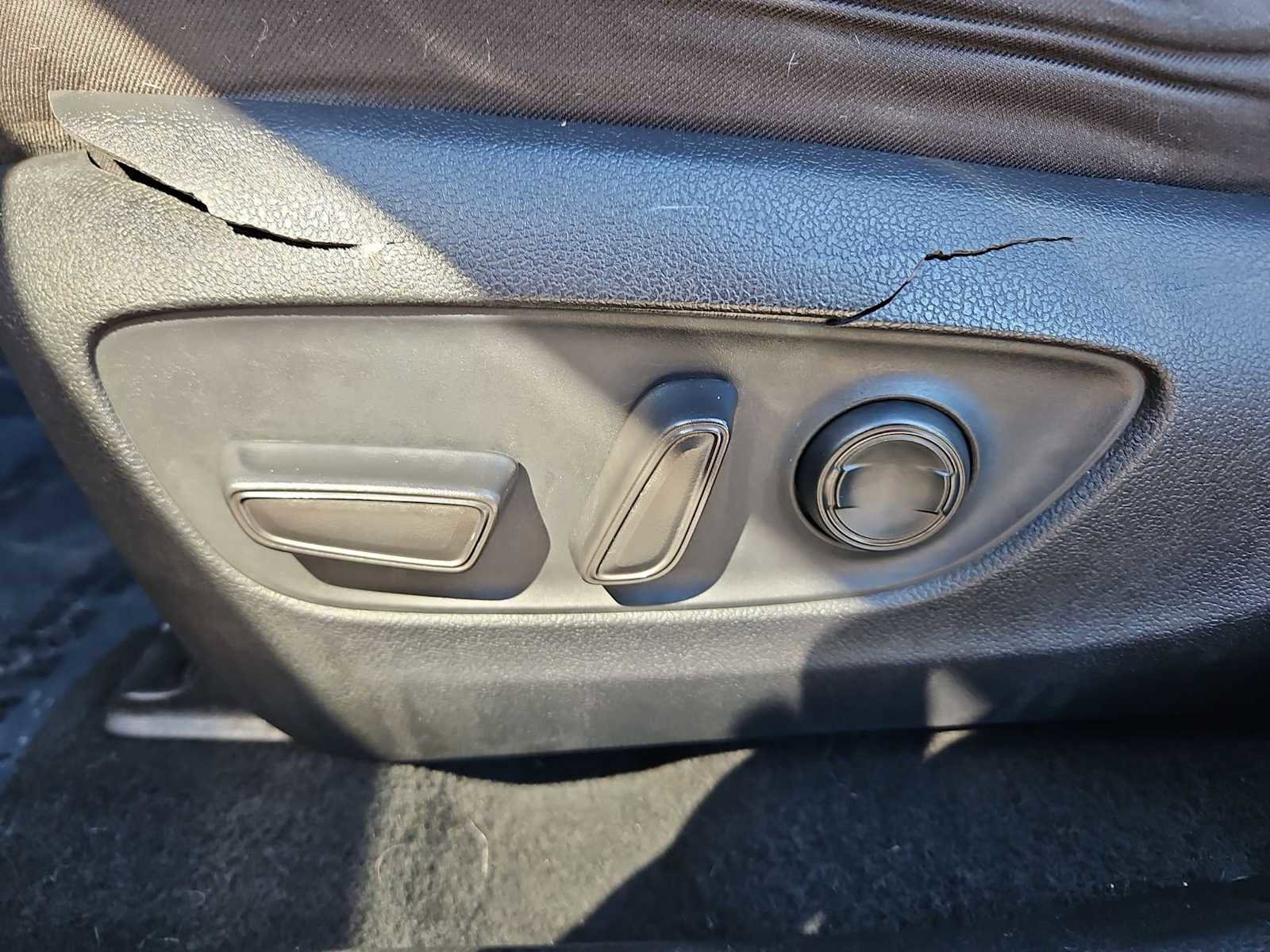 Used 2021 Toyota RAV4 XLE w/ Carpet Mat Package (TMS) image 18