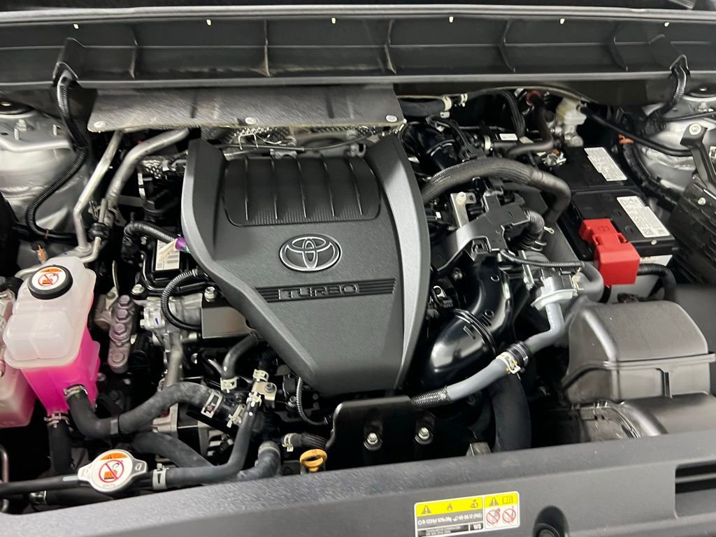 Used 2024 Toyota Highlander XLE image 38