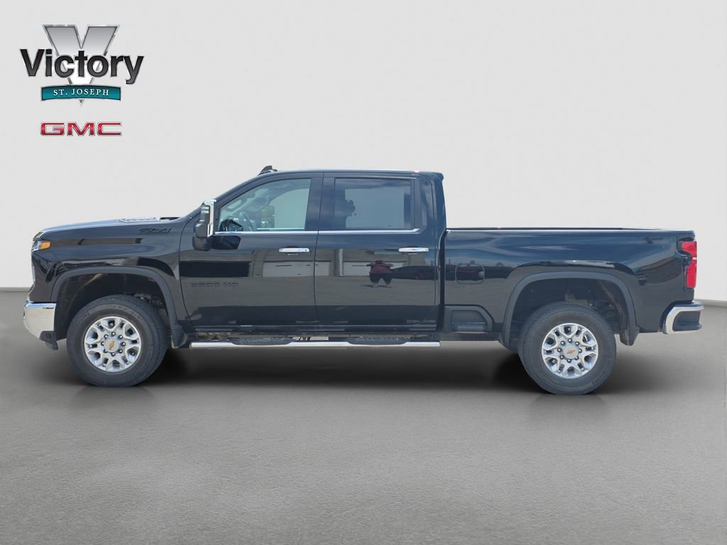 Used 2024 Chevrolet Silverado 3500 LTZ w/ LTZ Premium Package AWD/4WD image 4