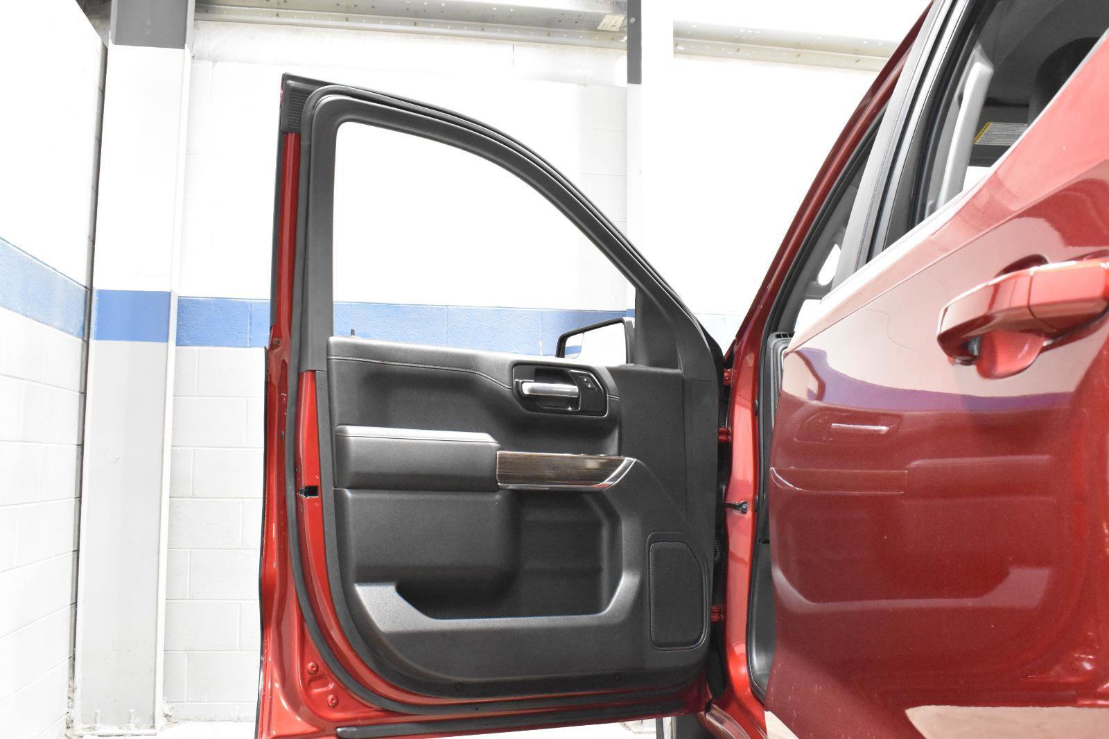 Used 2021 Chevrolet Silverado 1500 LT image 10