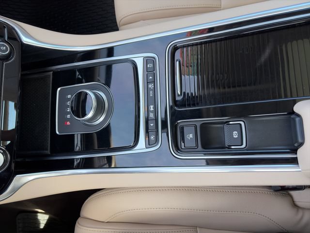 Used 2017 Jaguar XF Premium AWD/4WD image 15