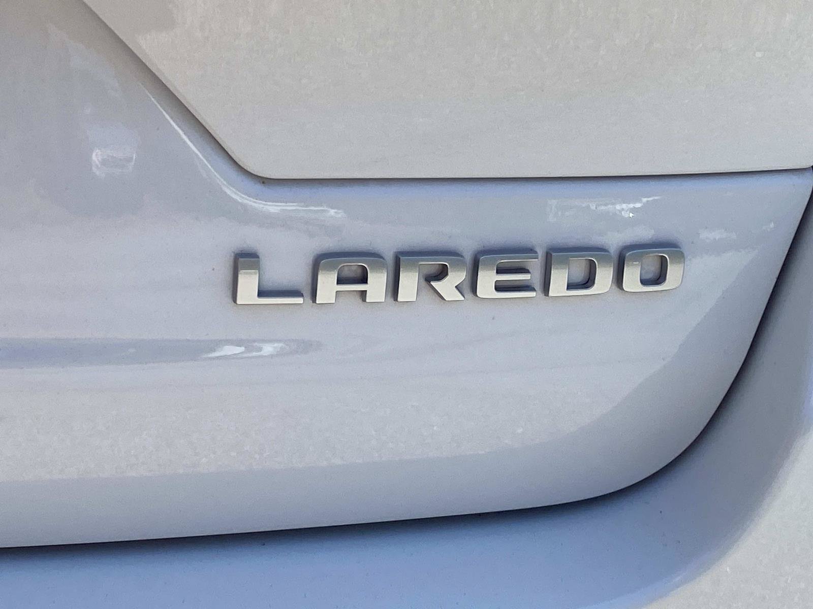 Used 2025 Jeep Grand Cherokee Laredo X w/ Luxury Tech Group I RWD image 5