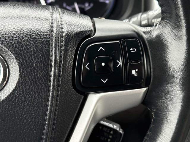 Used 2015 Toyota Highlander XLE image 24