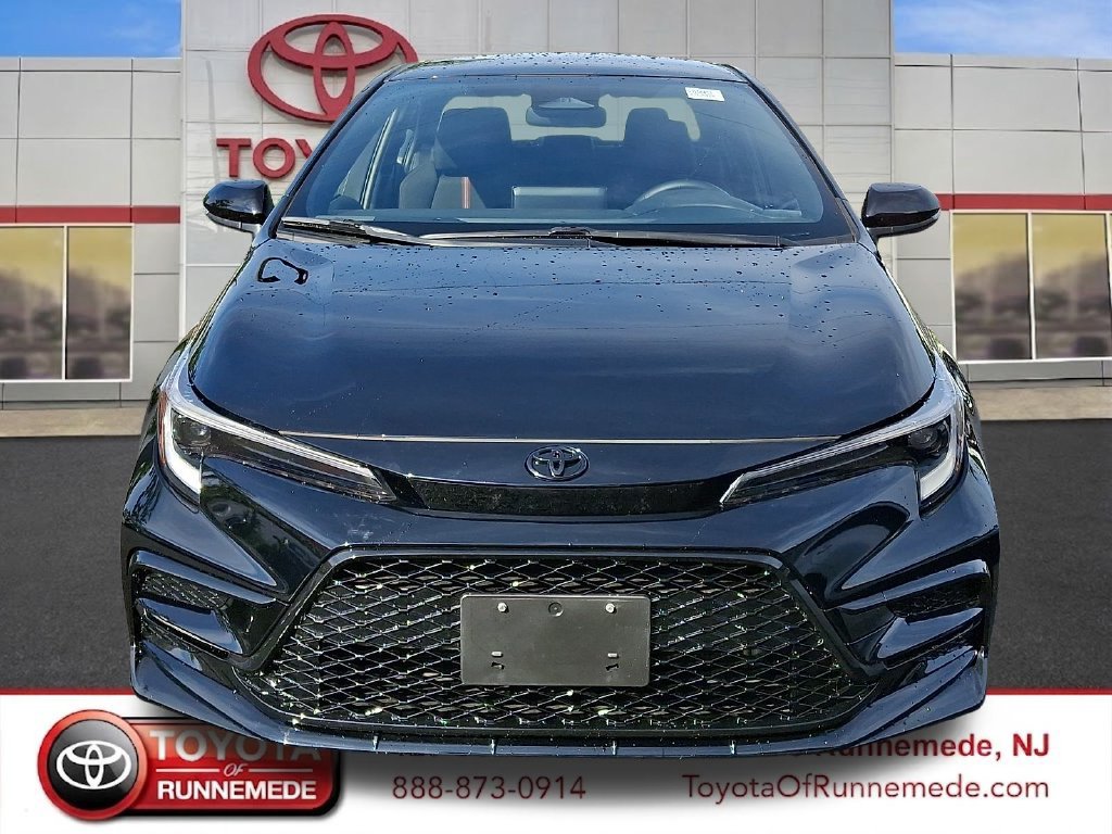 Certified 2025 Toyota Corolla SE w/ Convenience Package FWD image 2