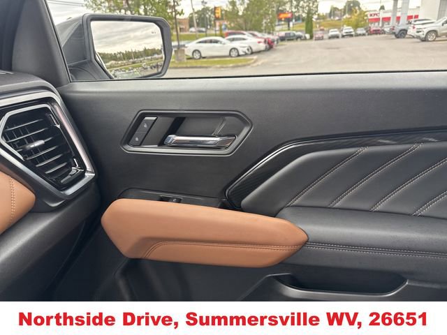 Used 2024 GMC Canyon AT4 w/ AT4 Premium Package image 29