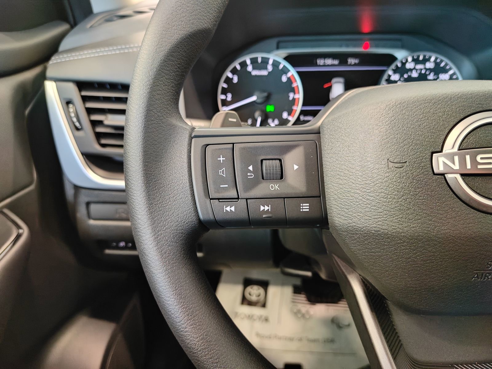 New 2026 Nissan Rogue S image 18