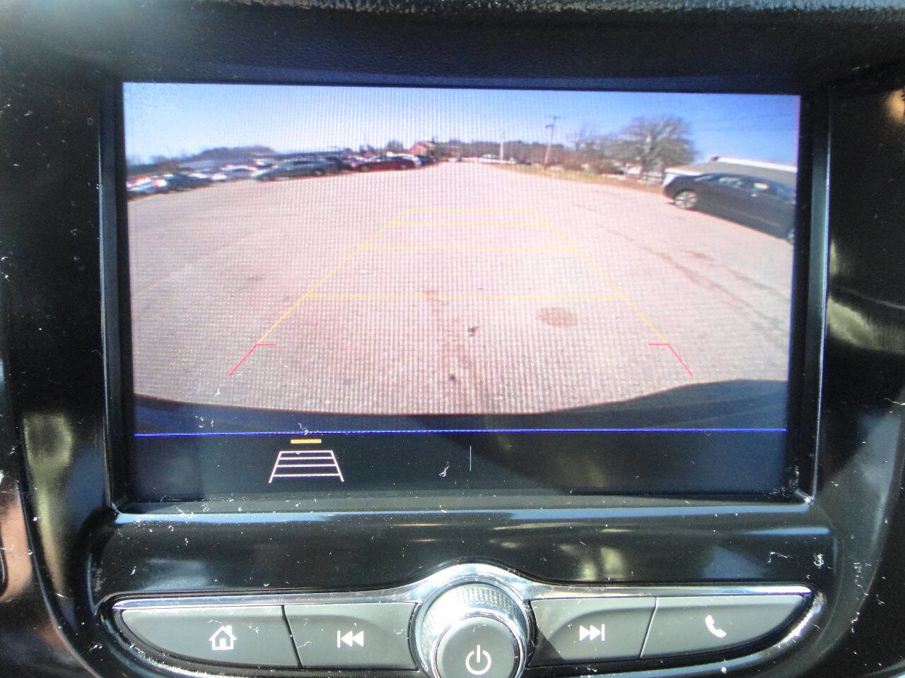 Used 2021 Chevrolet Trax LT w/ Driver Confidence Package image 9