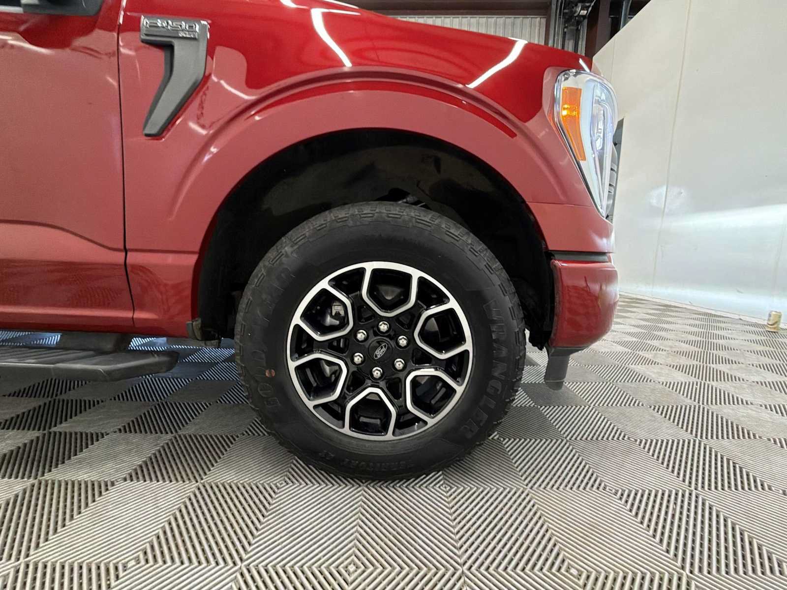 Used 2022 Ford F150 XLT w/ Equipment Group 302A High AWD/4WD image 18