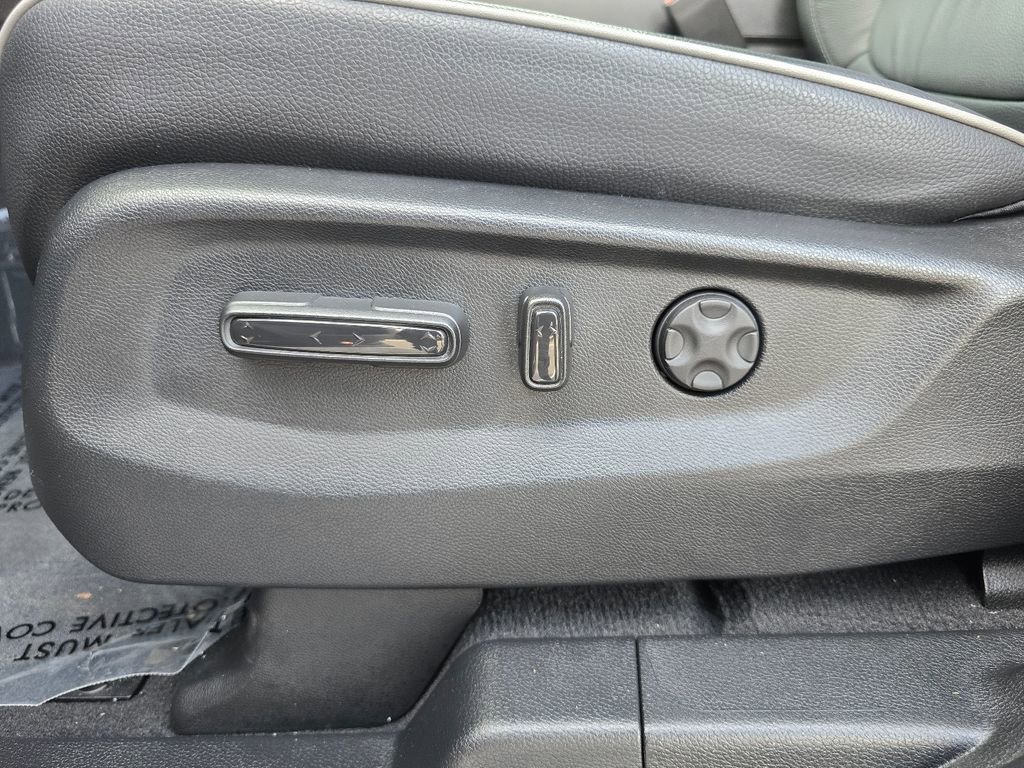 Used 2025 Honda Odyssey Touring image 14