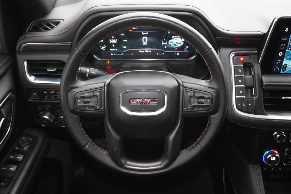 Used 2024 GMC Yukon XL AT4 w/ AT4 Premium Package AWD/4WD image 20