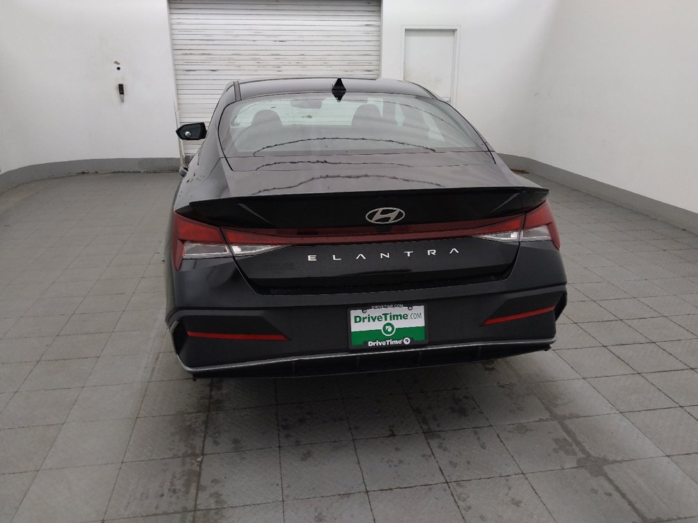Used 2025 Hyundai Elantra Sport FWD image 6