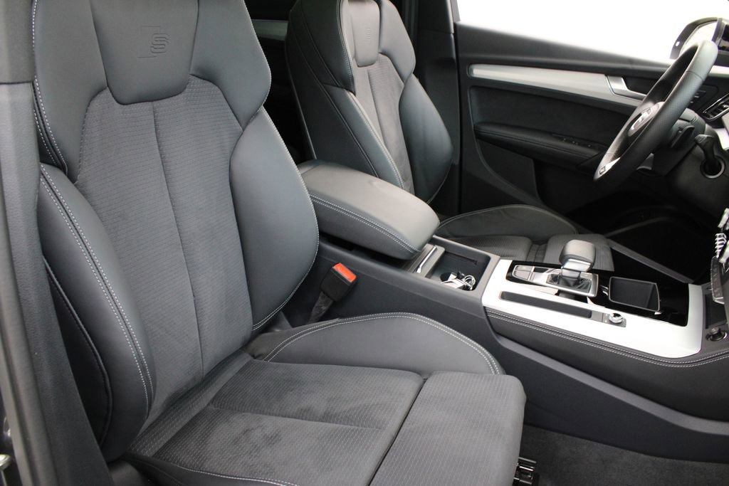 Certified 2024 Audi Q5 e Prestige image 25