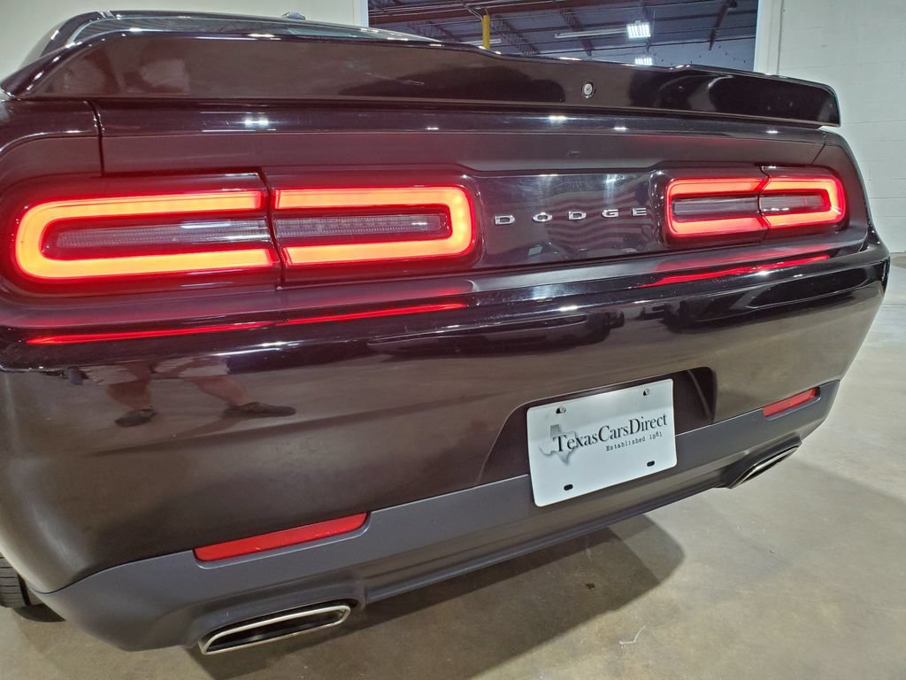 Used 2019 Dodge Challenger SXT RWD image 36