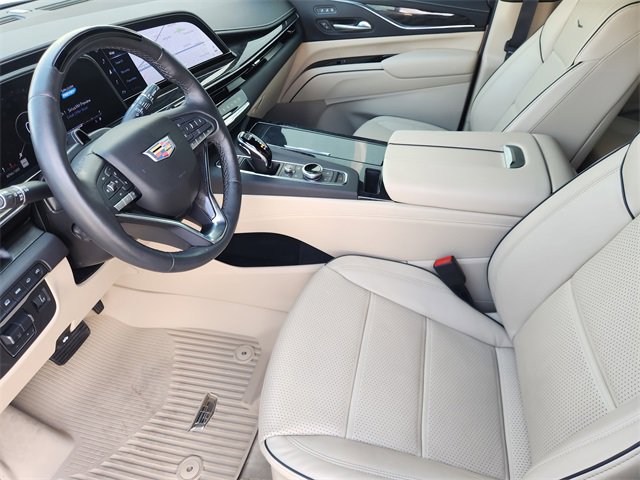 Used 2024 Cadillac Escalade Premium Luxury w/ Performance Package AWD/4WD image 4
