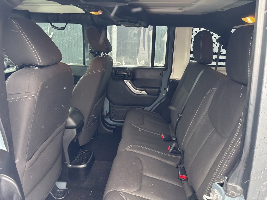 Used 2014 Jeep Wrangler Unlimited Sahara image 12
