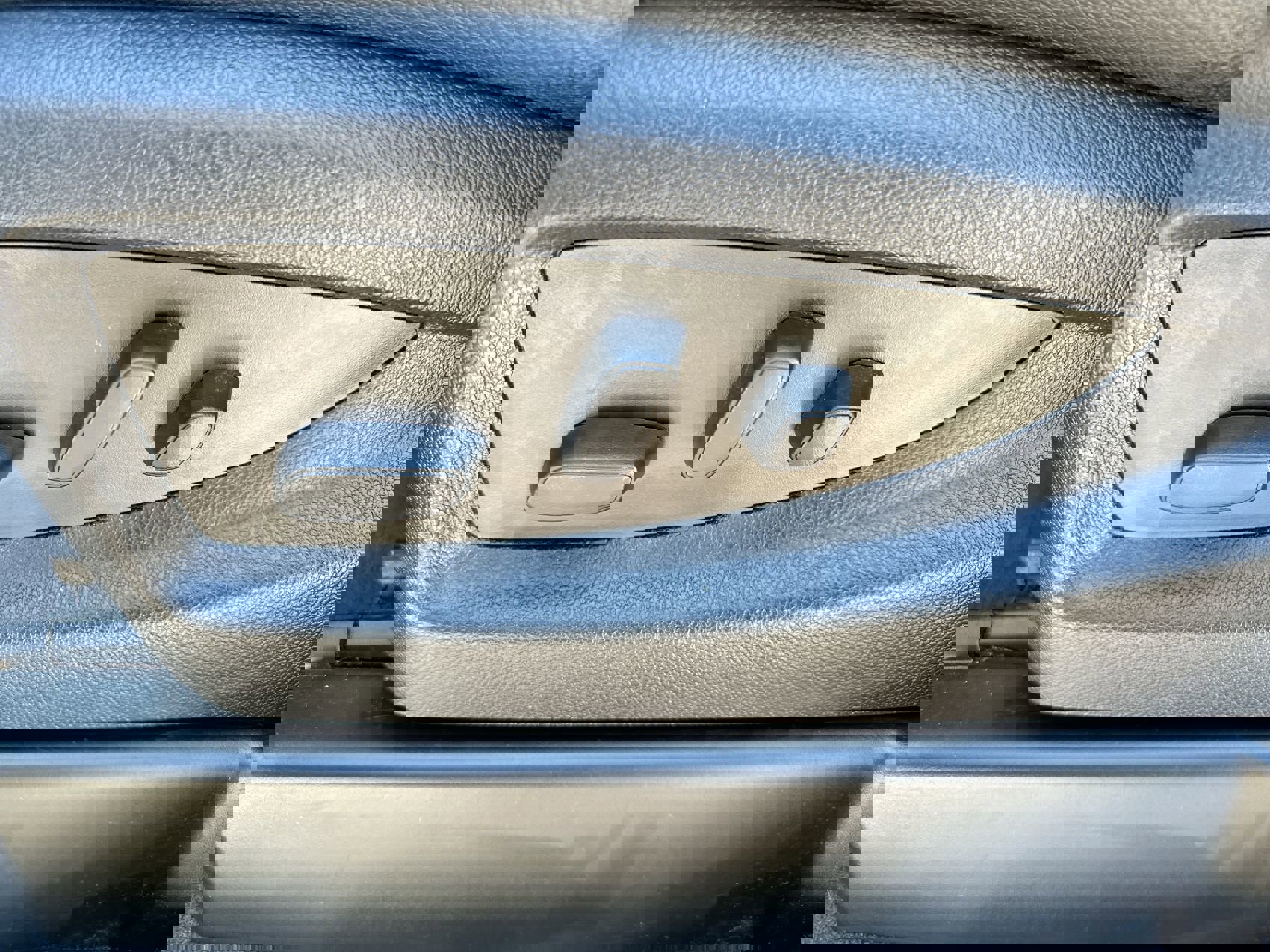 Used 2019 Chevrolet Silverado 2500 LTZ w/ Duramax Plus Package AWD/4WD image 12