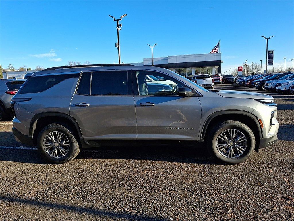 Certified 2025 Chevrolet Traverse LT image 7