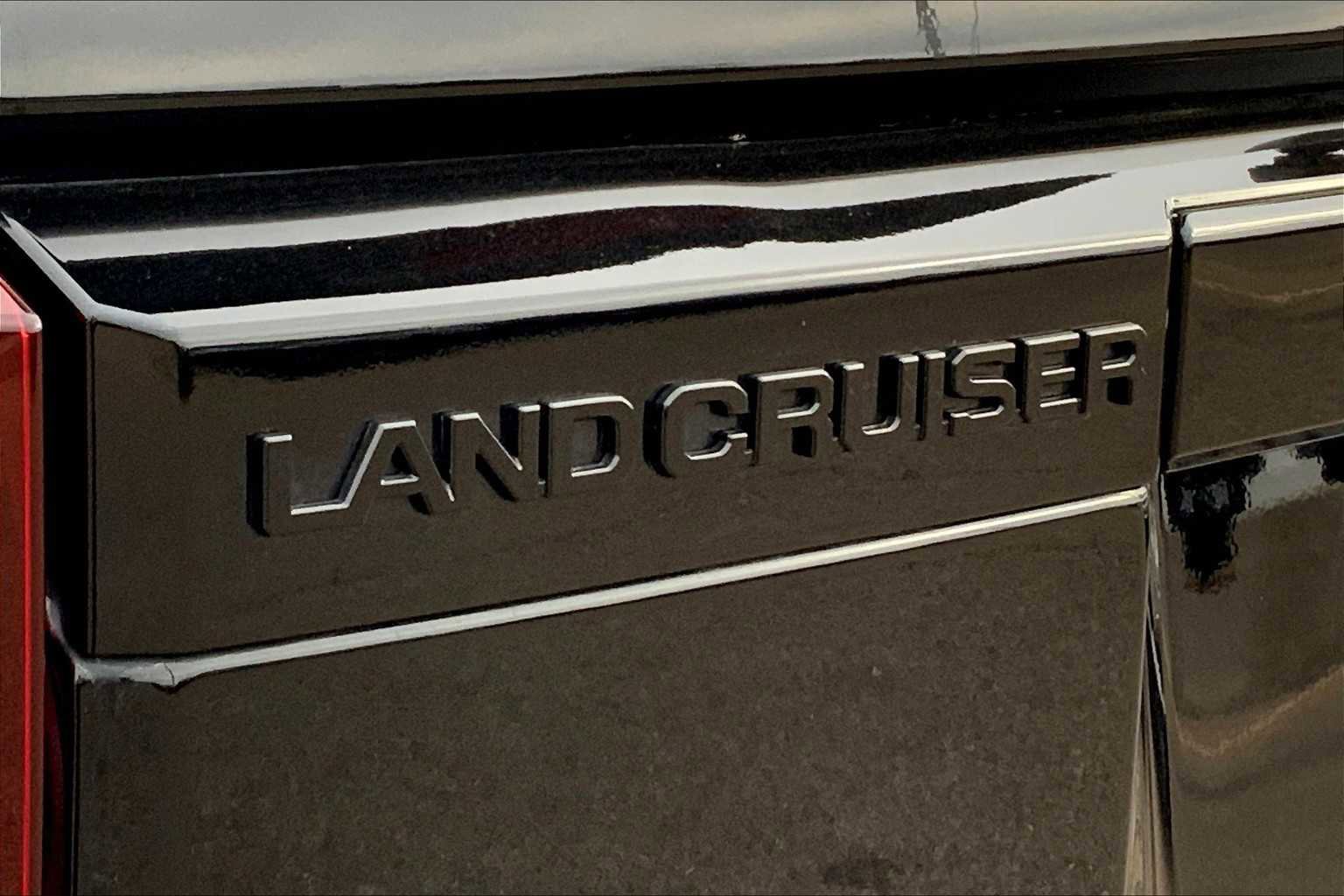 Used 2024 Toyota Land Cruiser w/ Premium Package AWD/4WD image 31