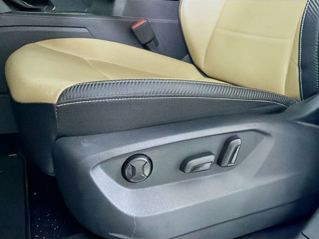 Used 2021 Volkswagen Atlas Cross Sport SE image 21