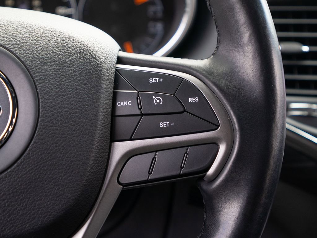 Used 2021 Jeep Grand Cherokee Laredo image 27