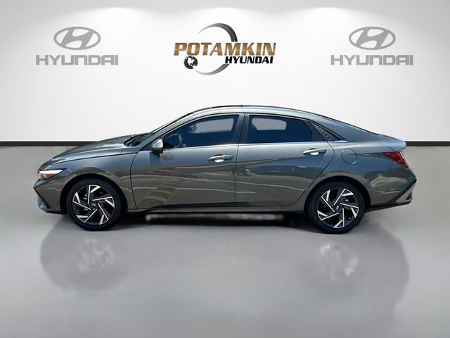 Certified 2025 Hyundai Elantra SEL w/ Cargo Package FWD image 8