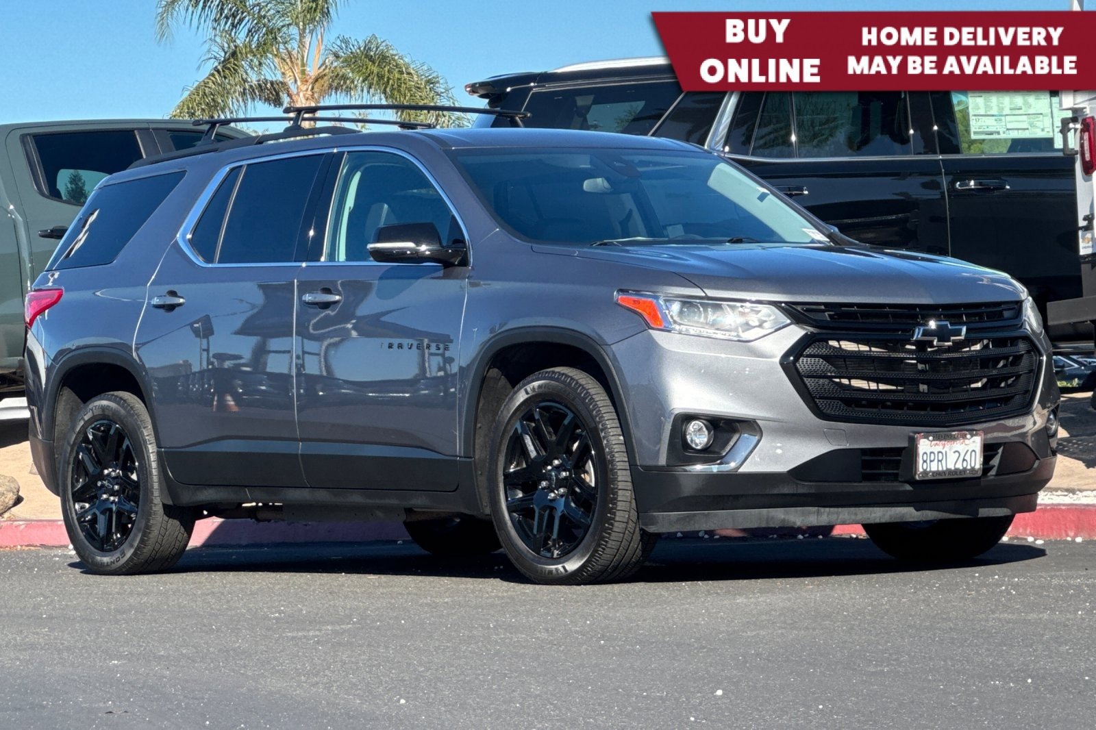 Used 2020 Chevrolet Traverse LT w/ LPO, Blackout Package image 1