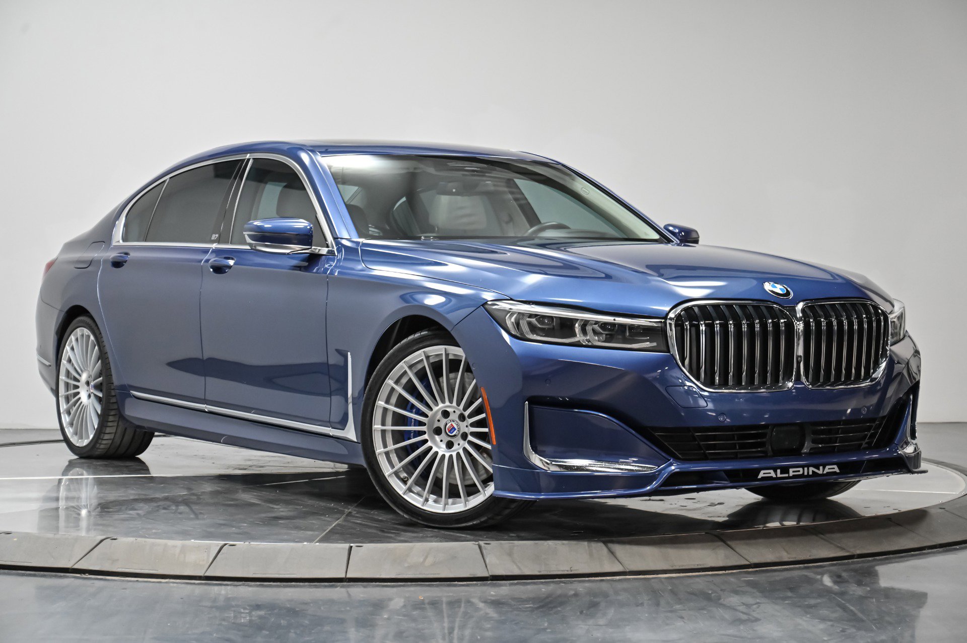 Used 2022 BMW ALPINA B7 xDrive w/ Luxury Rear Seating Package image 21