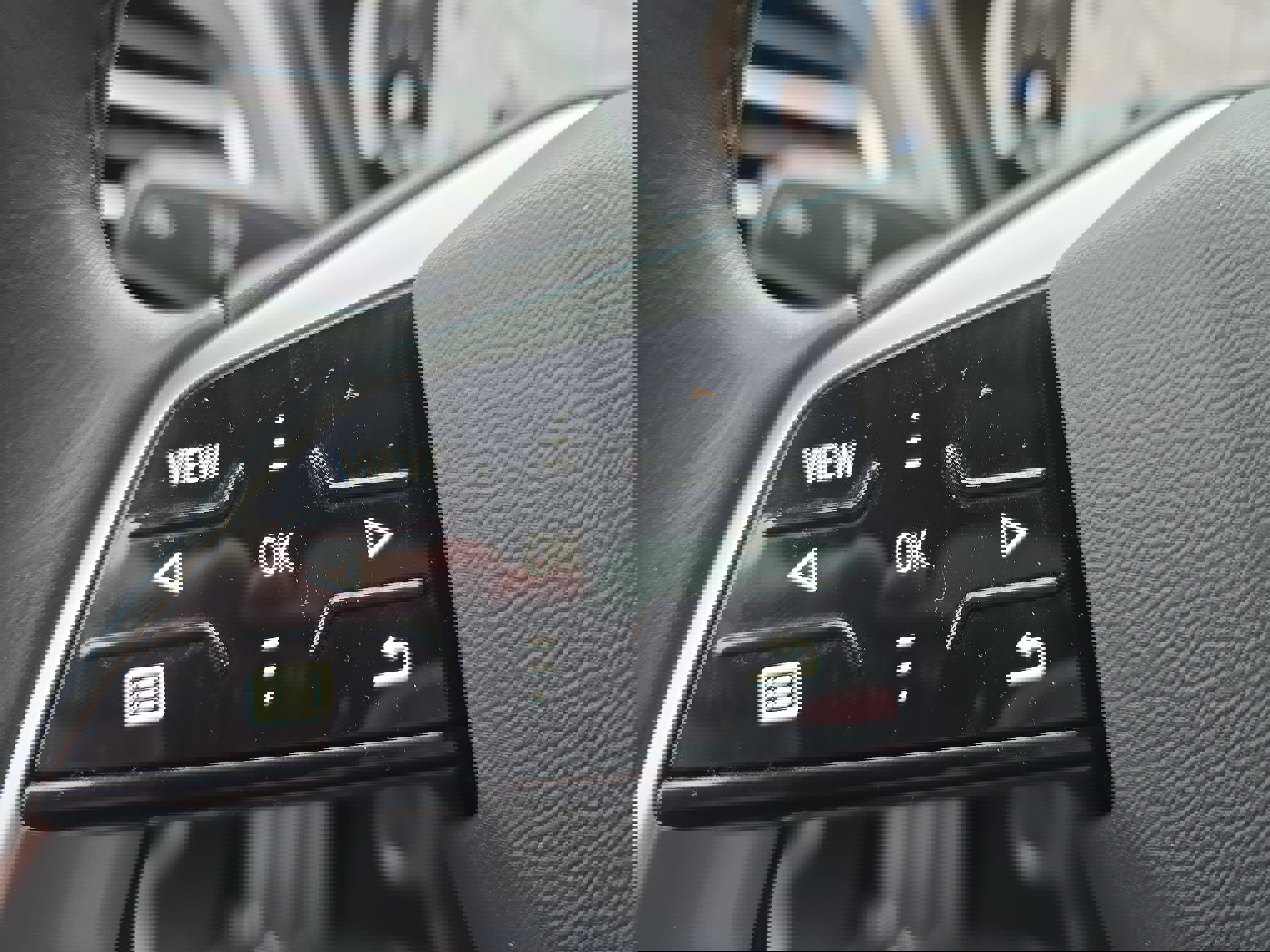 Used 2023 Audi Q4 e-tron Premium Plus w/ Premium Plus image 17