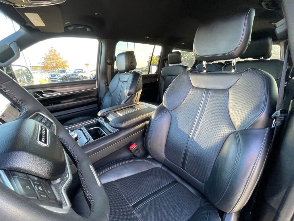 Used 2024 Jeep Wagoneer Series III image 22