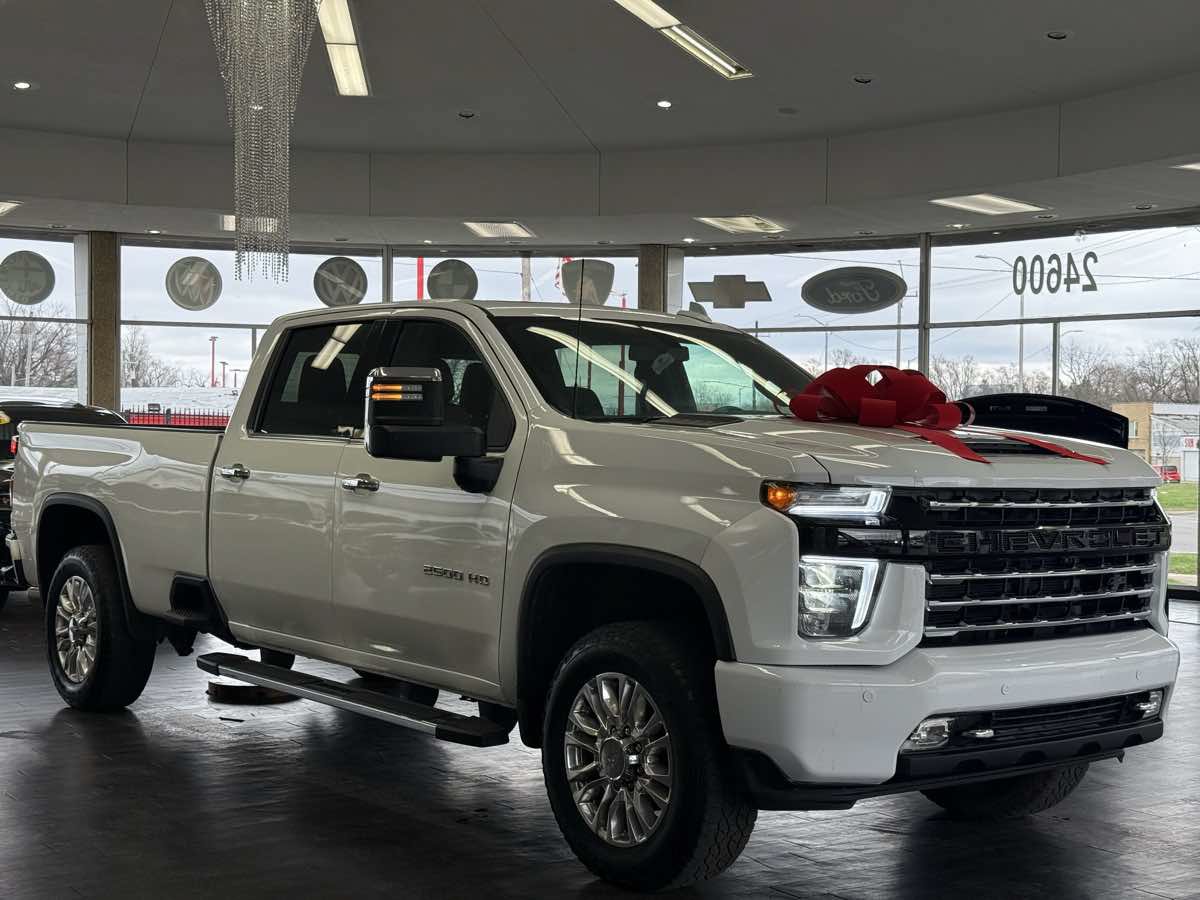 Used 2022 Chevrolet Silverado 2500 High Country AWD/4WD image 1
